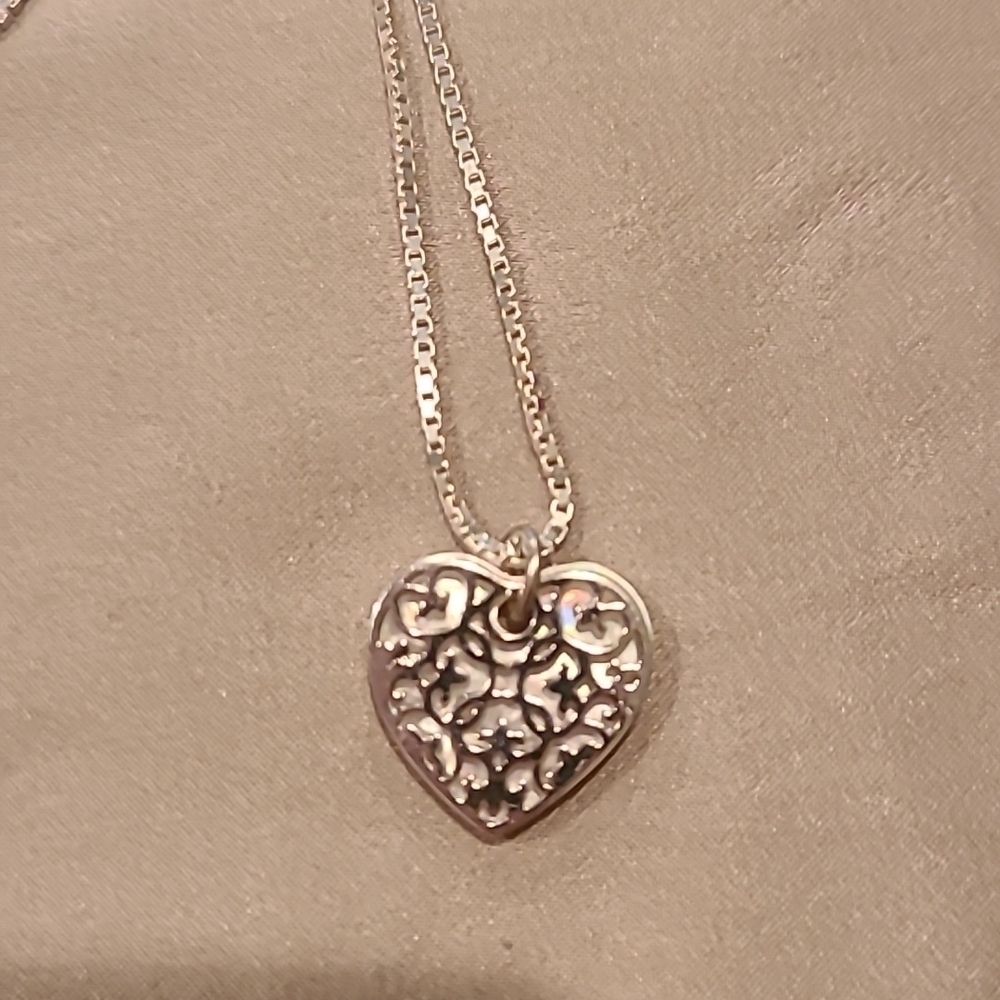 Filigree heart over mother of pearl heart sterling silver necklace - Picture 7 of 8